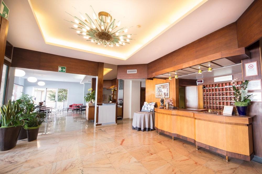 Hotel Sasso Diano Marina Esterno foto
