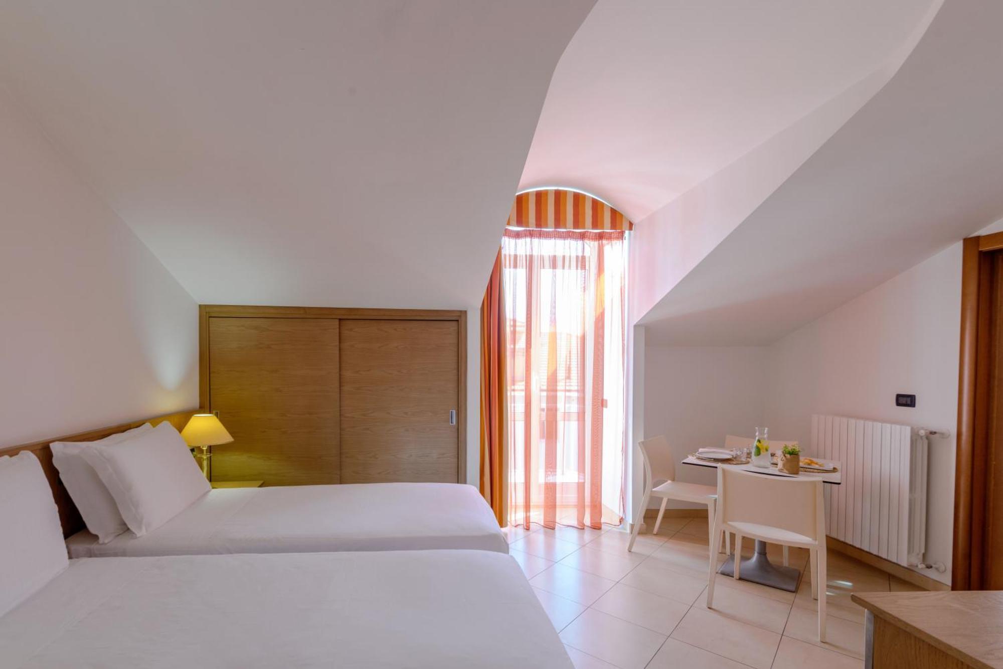 Hotel Sasso Diano Marina Esterno foto