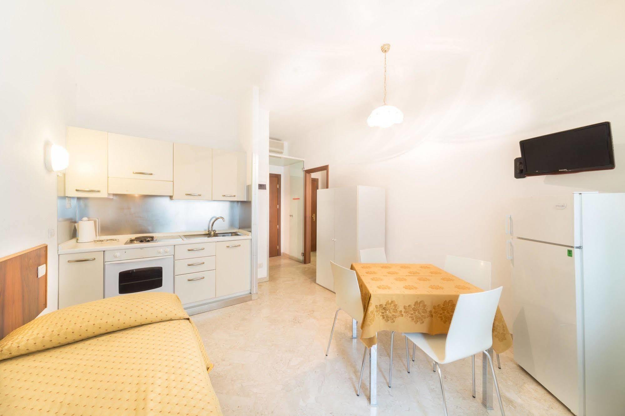 Hotel Sasso Diano Marina Esterno foto