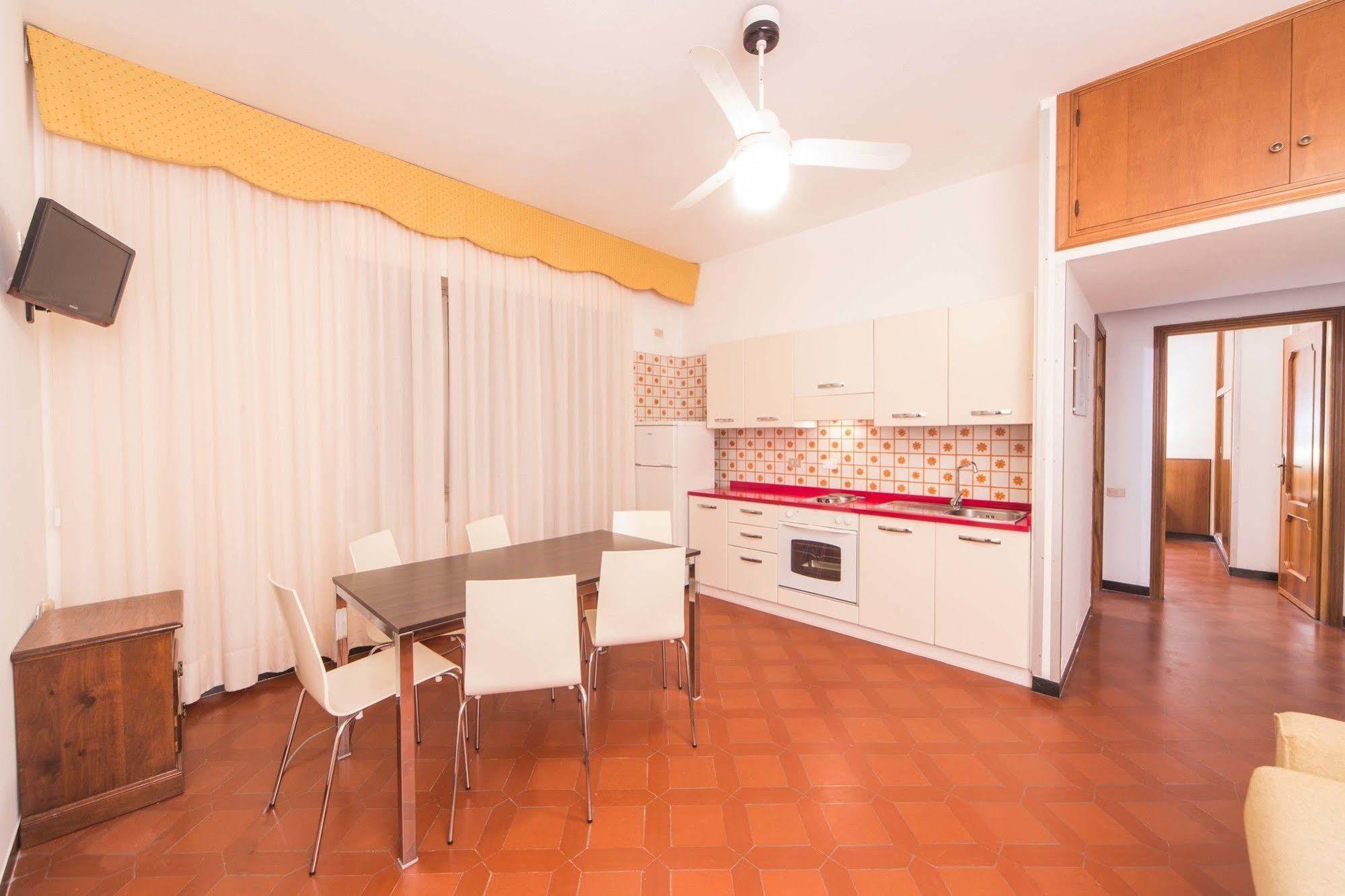Hotel Sasso Diano Marina Esterno foto
